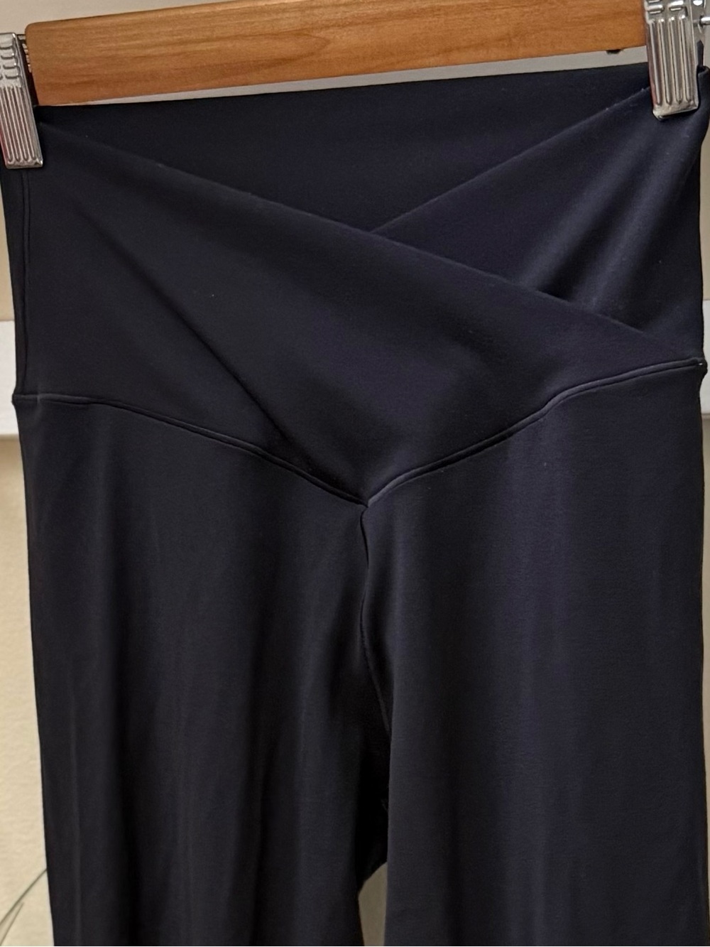 Aerie Black Real Me Crossover Medium 7/8 Leggings 💎 EUC